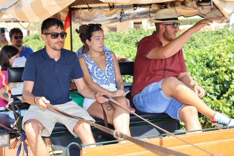 La presentació i l’entrada de la murta aporten l’ambient a l’arranc de les festes de Llíber La presentació i l’entrada de la murta aporten l’ambient a l’arranc de les festes de Llíber